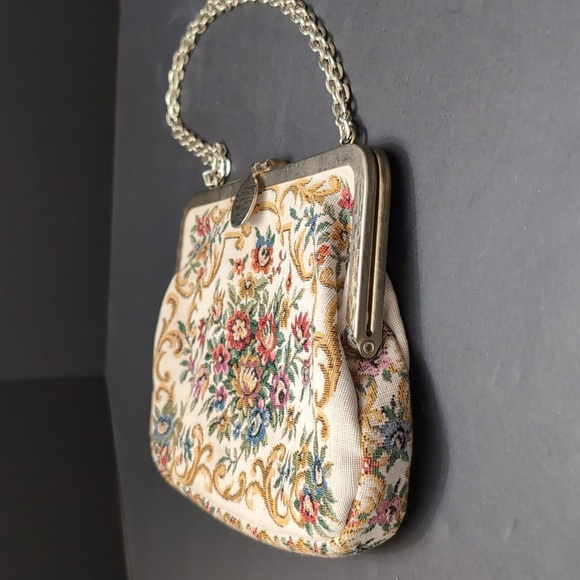 VGT,Hong Kong Walborg Mini Tapestry Floral Clutch With Metal Chain. - Picture 4 of 12